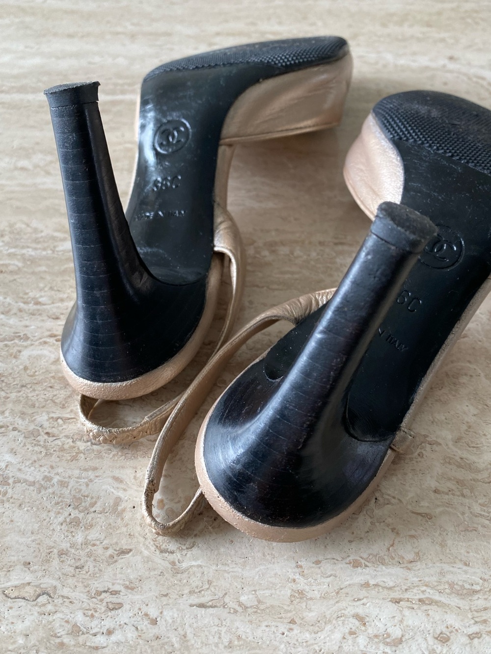 Vintage Chanel CC Bow Cap Toe Slingback Heels - Picture 9 of 10
